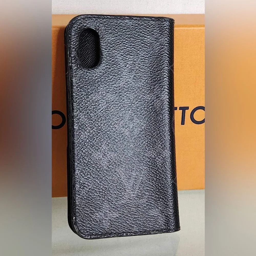 Louis Vuitton Monogram Graphite IPhone Cover/GENDERLESS